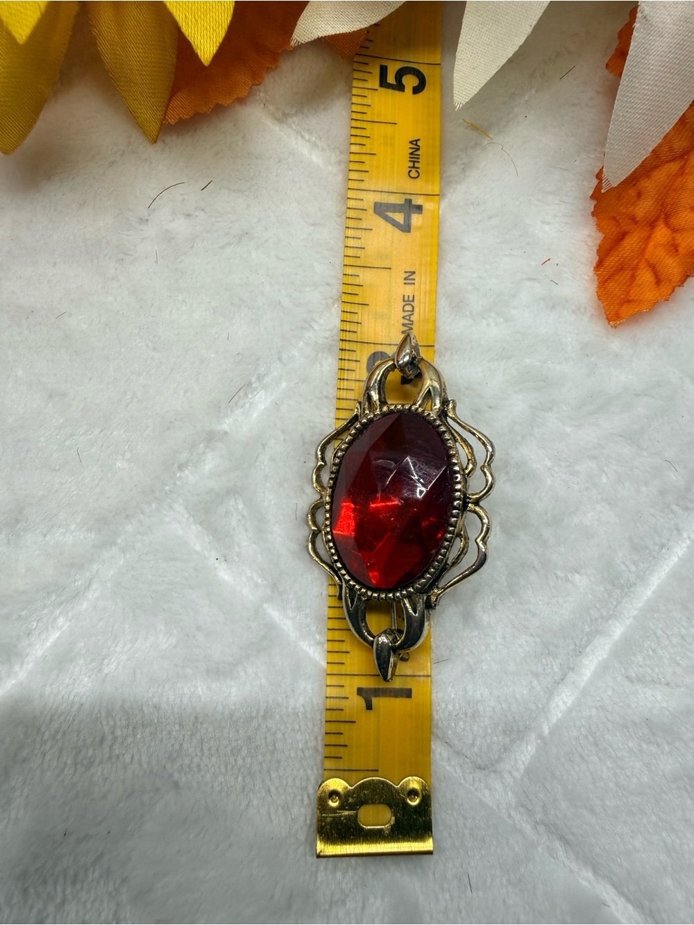 Red Vintage-Style Oval Pendant Necklace